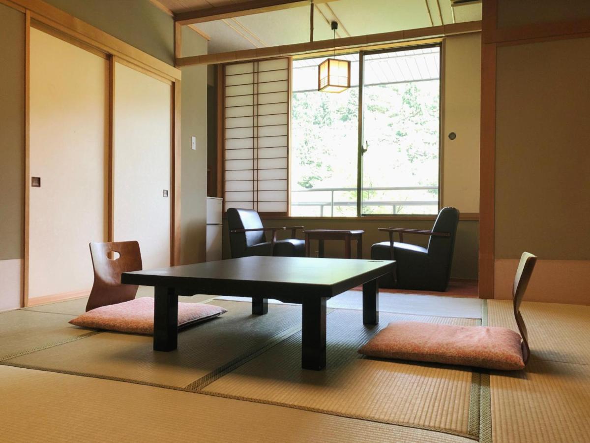 Hotel Yumoto Uonuma Экстерьер фото